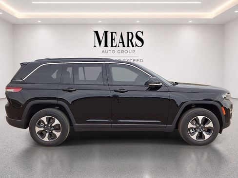 Used 2024 Jeep Grand Cherokee Limited 4xe w/ Luxury Tech Group II AWD/4WD image 6