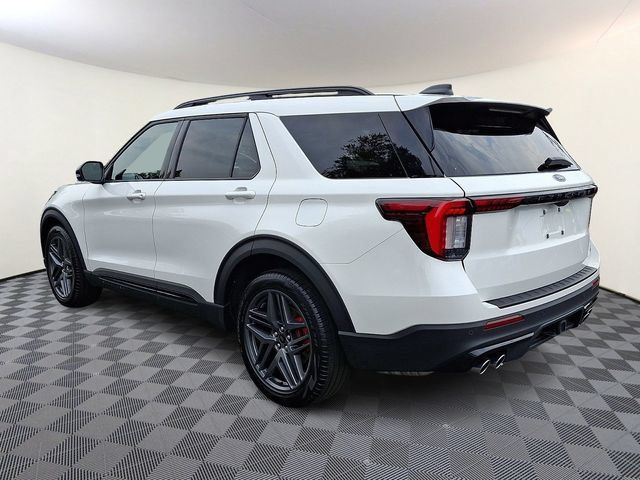 Certified 2025 Ford Explorer ST AWD/4WD image 4