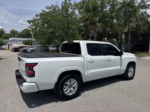 Used 2024 Nissan Frontier SV w/ SV Convenience Package RWD image 3