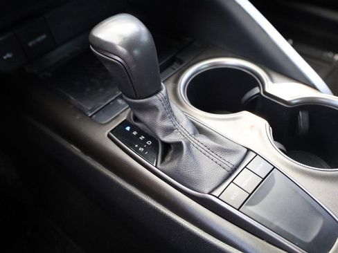 Used 2024 Toyota Camry SE image 15