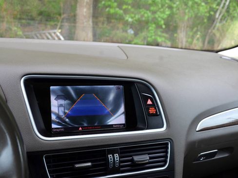 Used 2016 Audi Q5 2.0T Premium Plus w/ Technology Package AWD/4WD image 19