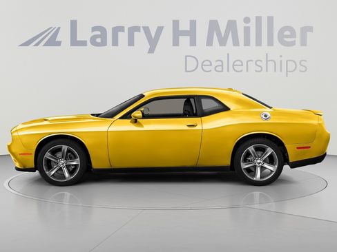 Used 2017 Dodge Challenger SXT Plus RWD image 3