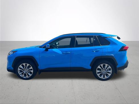 Used 2021 Toyota RAV4 XLE Premium AWD/4WD image 10