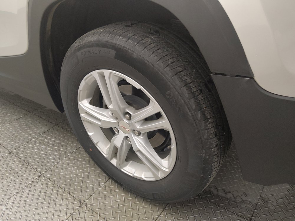 Used 2022 GMC Terrain SLE w/ Driver Convenience Package FWD image 31