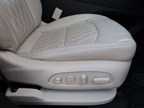 Certified 2022 Buick Enclave Avenir w/ Avenir Technology Package image 38