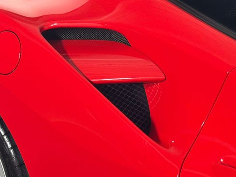 Used 2019 Ferrari 488 GTB RWD image 25