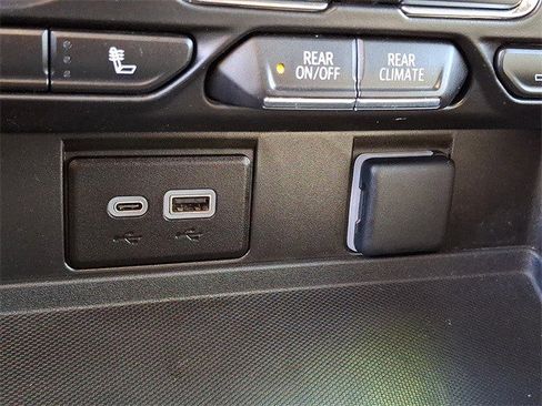 Certified 2023 Chevrolet Suburban LT image 20