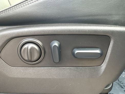 Used 2023 Chevrolet Silverado 2500 High Country image 36