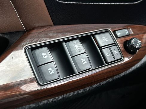 Used 2018 Toyota Sienna Limited Premium w/ Carpet Mat Package image 34