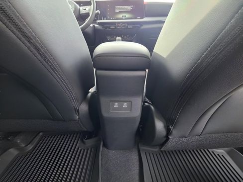 New 2026 Nissan Kicks SR FWD image 10