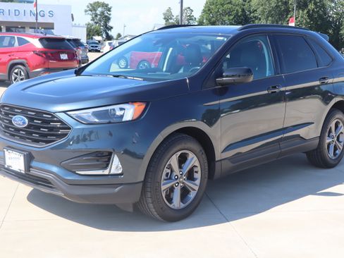 Used 2024 Ford Edge SEL w/ Sport Appearance Package AWD/4WD image 2