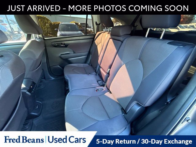 Used 2023 Toyota Highlander LE FWD image 15