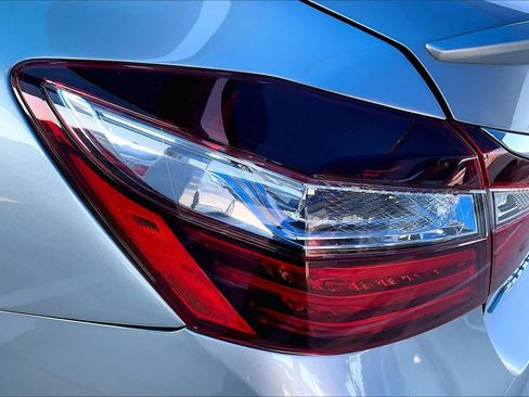 Used 2017 Honda Accord Hybrid Sedan image 29