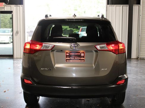 Used 2015 Toyota RAV4 XLE FWD image 4