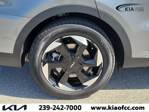 Certified 2025 Kia Sorento SX Prestige AWD/4WD image 9