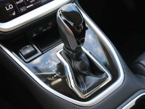 Used 2020 Subaru Outback Limited image 17