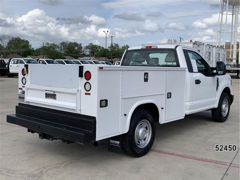 Used 2017 Ford F250 XL image 2