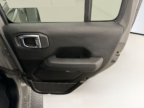 Used 2023 Jeep Wrangler Sahara image 30