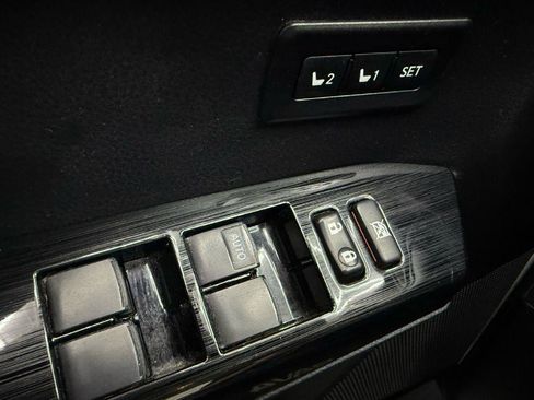 Used 2017 Toyota RAV4 Limited AWD/4WD image 12
