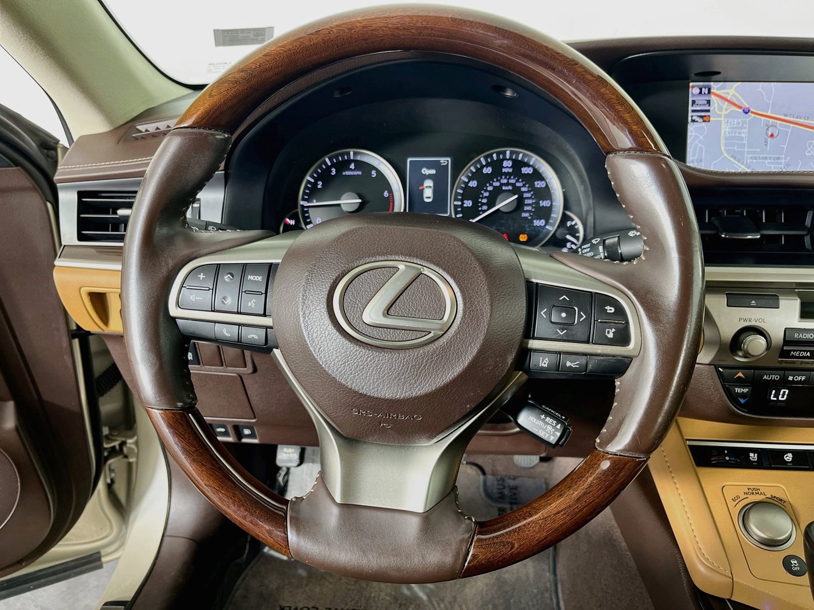 Used 2017 Lexus ES 350 w/ Luxury Package FWD image 14