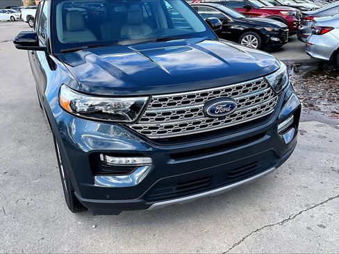 Used 2023 Ford Explorer Limited w/ Equipment Group 301A image 3