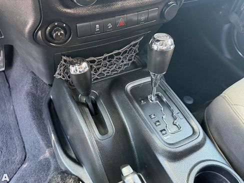 Used 2017 Jeep Wrangler Sport AWD/4WD image 11
