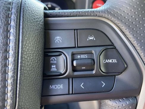 Used 2025 Toyota 4Runner TRD Off-Road Premium AWD/4WD image 34