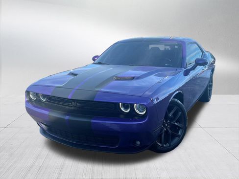Used 2019 Dodge Challenger SXT w/ Blacktop Package image 1