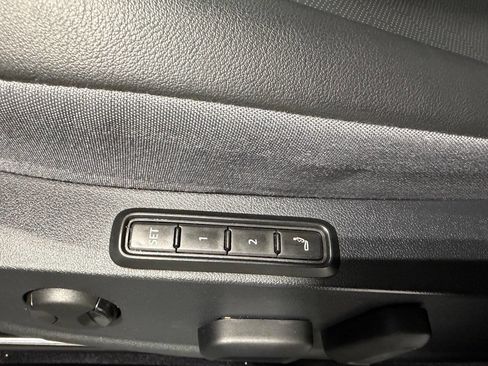 Used 2023 Volkswagen ID.4 Pro S image 6