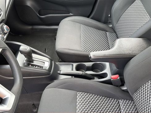 Used 2022 Nissan Versa S image 19