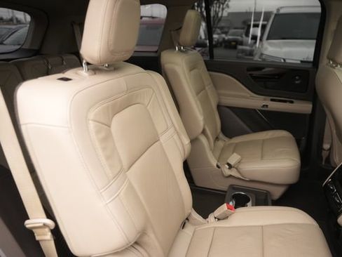 Used 2022 Lincoln Aviator Reserve w/ Elements Package Plus image 19