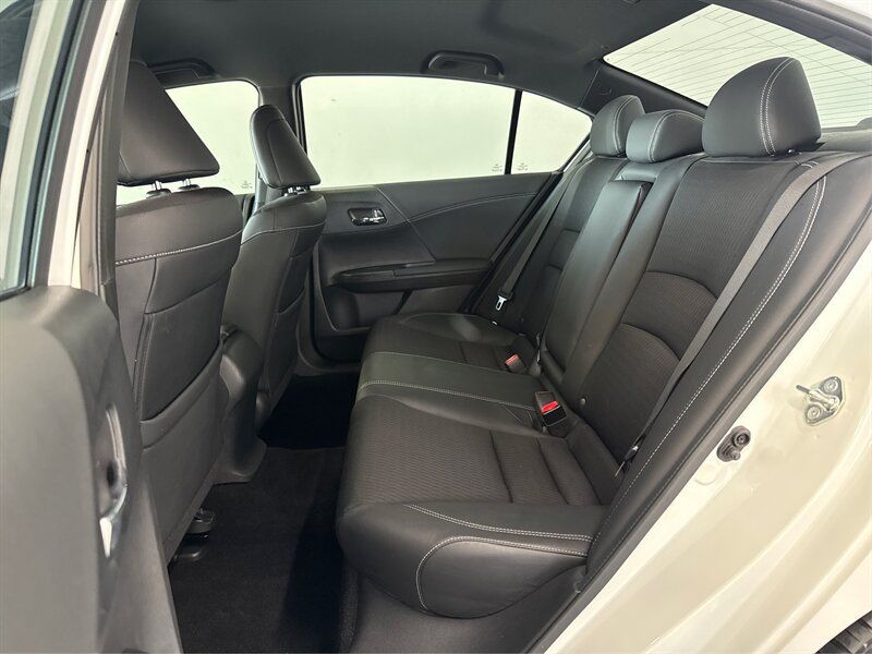 Used 2017 Honda Accord Sport image 10
