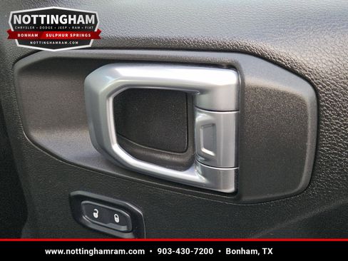 Used 2024 Jeep Wrangler Unlimited Rubicon AWD/4WD image 30