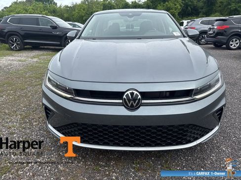 Used 2025 Volkswagen Jetta SE w/ Sunroof Package FWD image 8