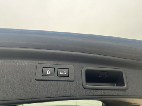 Used 2024 Subaru Forester Premium image 10