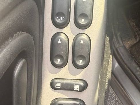 Used 2005 Ford Escape Limited FWD image 16