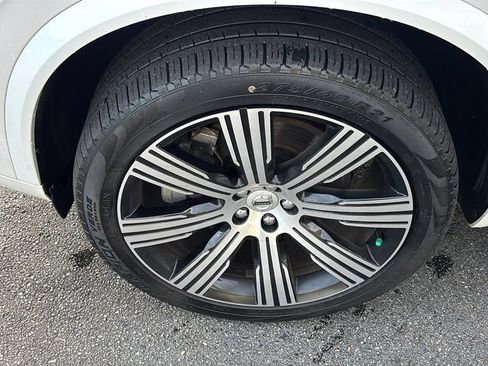 Certified 2025 Volvo XC90 T8 Plus w/ Protection Package AWD/4WD image 32