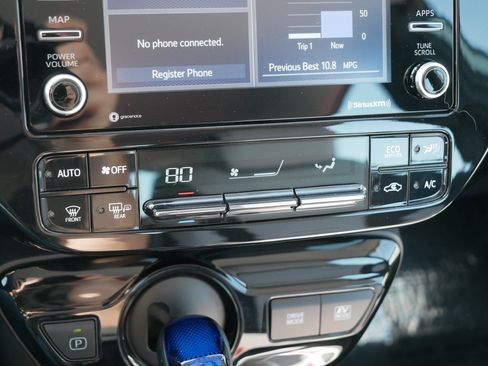 Used 2022 Toyota Prius LE image 23