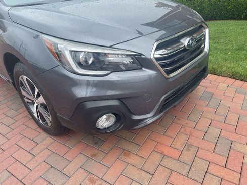 Used 2019 Subaru Outback 2.5i Limited AWD/4WD image 4