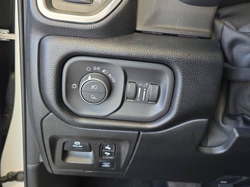 Used 2021 RAM 1500 Laramie AWD/4WD image 28