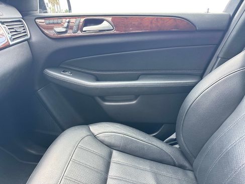 Used 2019 Mercedes-Benz GLS 450 4MATIC image 24