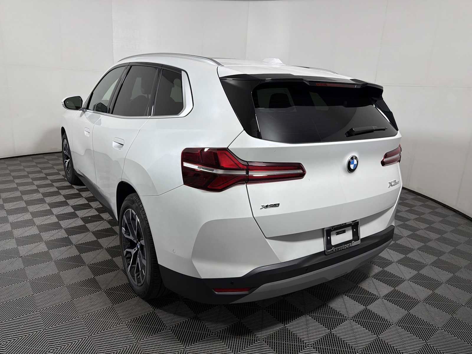 Used 2026 BMW X3 xDrive30i w/ Premium Package AWD/4WD image 5