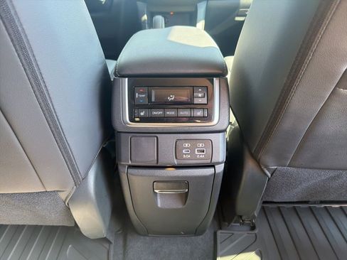 Used 2025 Subaru Ascent Limited w/ Popular Package #1 image 27