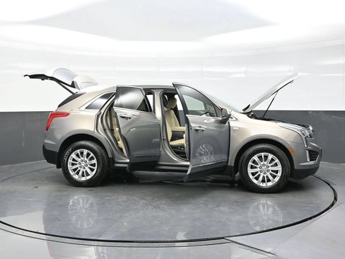 Used 2019 Cadillac XT5 AWD image 56