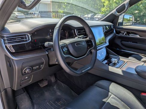 Used 2022 Jeep Grand Wagoneer Series I AWD/4WD image 17