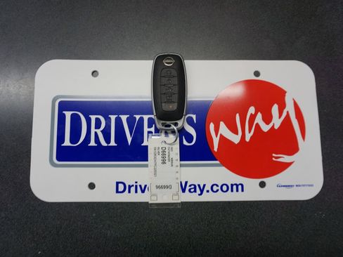 Used 2023 Nissan Pathfinder Platinum image 20