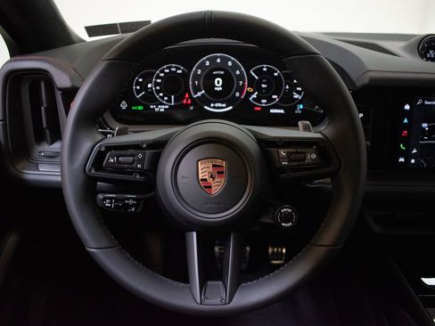 New 2026 Porsche Cayenne GTS image 24