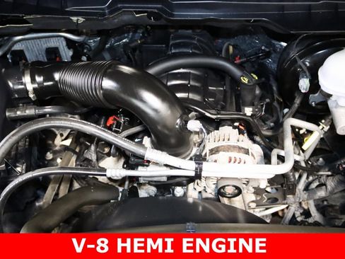 Used 2022 RAM 1500 Classic SLT image 9