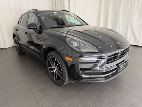 Certified 2026 Porsche Macan AWD/4WD image 7