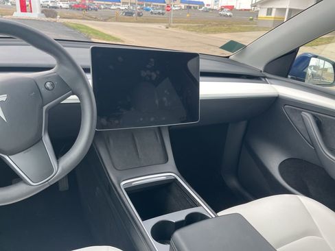 Used 2023 Tesla Model Y Long Range image 25